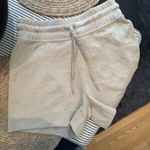 Lululemon Athletic shorts SIZE 6 Scuba Shorts
